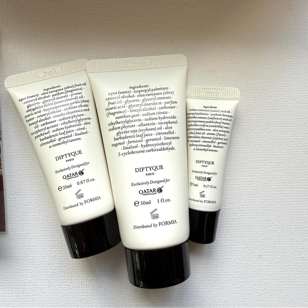 New Diptyque black & white First Class amenity kit Qatar Airways with toiletries - Picture 4 of 6